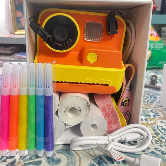 NIB Instant Print Kids Camera - Picture 1 of 3
